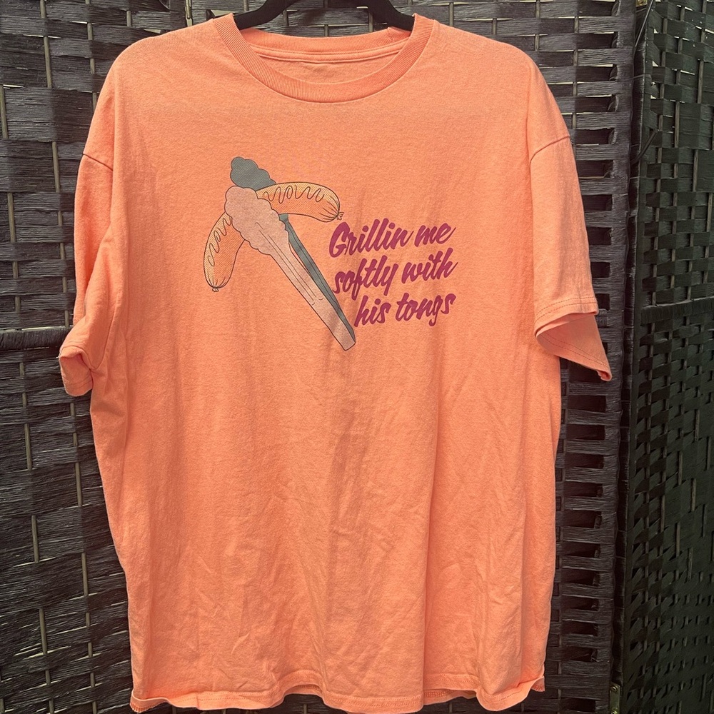 Coral Graphic Tee - 'Grillin Me Softly'